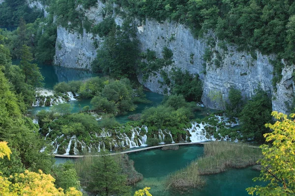 Plitvice Lakes National Park and waterfalls in Croatia — Stock Photo, Image