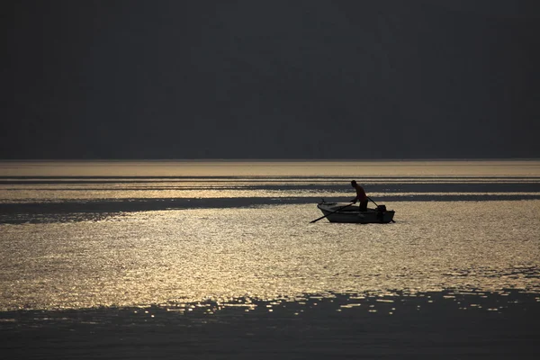 Pescadores y pescadores en Croacia en el mar Adriático — Foto de Stock