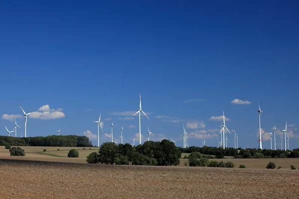 Windräder zur Stromerzeugung — Stockfoto