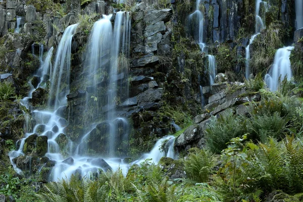 Fontaines dans le parc de montagne de Cassel Wilhelshoehe — Photo