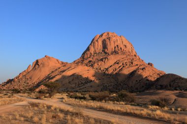 Namibya ülkesindeki Spitzkoppe