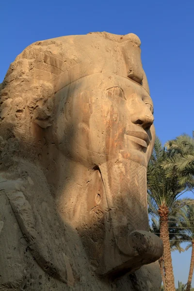 Ένα άγαλμα του Ραμσή Memphis στοΑίγυπτος — Φωτογραφία Αρχείου