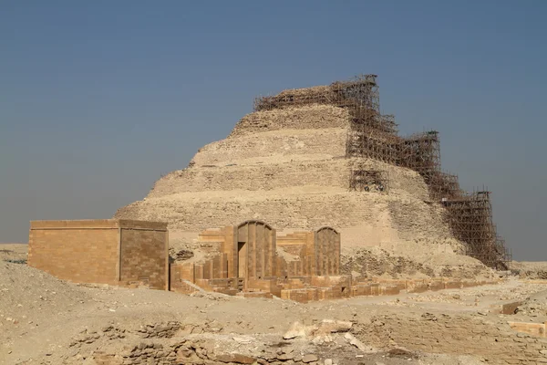 Świątynie i piramidy w Sakkarze w Egipcie — Zdjęcie stockowe