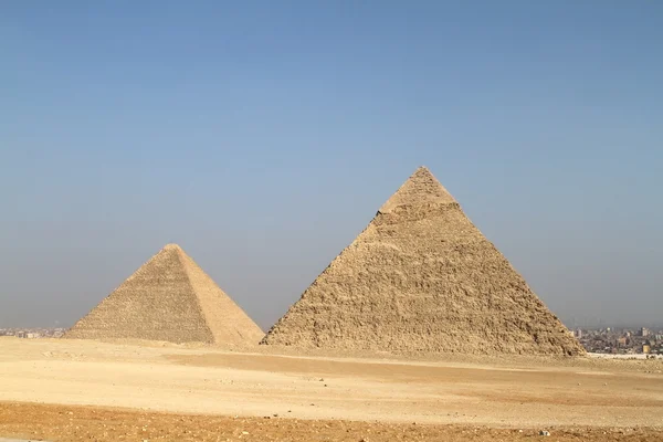 Las pirámides y la esfinge de Guiza en Egipto — Foto de Stock