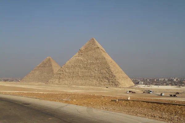 エジプトのギザのピラミッドとスフィンクス — ストック写真