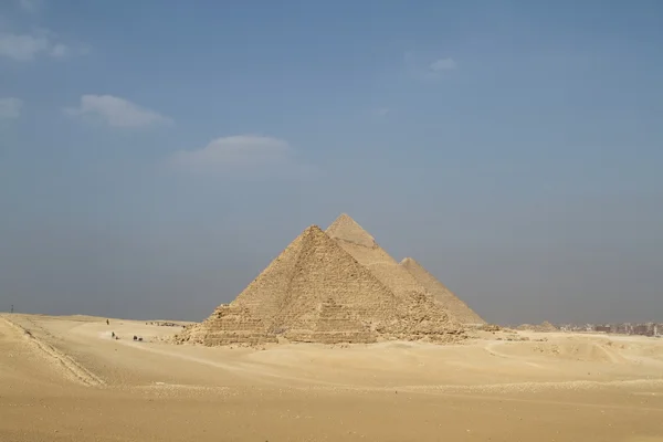 Пирамиды и Сфинкс Гизы в Египте — стоковое фото