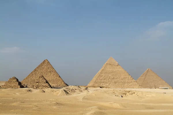 Les pyramides et le sphinx de Gizeh en Egypte — Photo