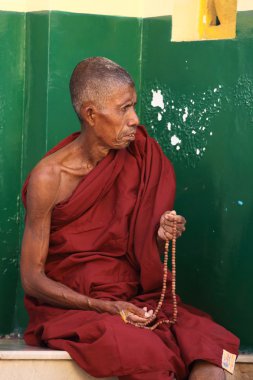 bir Budist rahip