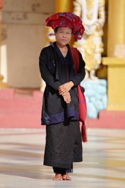 Geleneksel kadın Myanmar