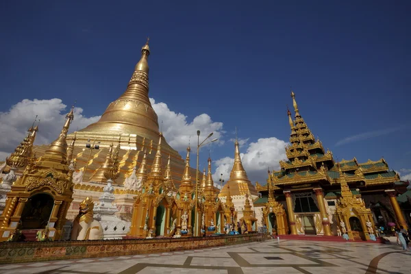 Die goldene Shwedagon-Pagode von Rangun in Myanmar — Stockfoto