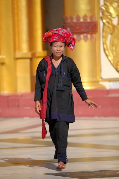 Traditionelle Frau in Myanmar — Stockfoto
