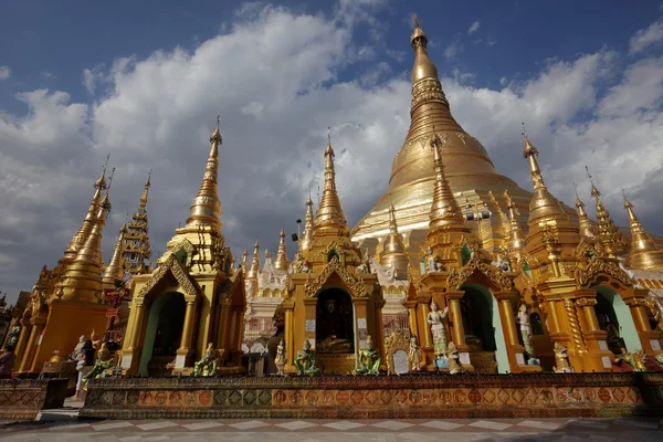 Myanmar Rangoon'da altın Shwedagon Pagoda — Stok fotoğraf