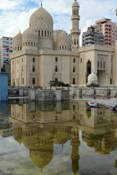在埃及的亚历山大港的清真寺 — 图库照片