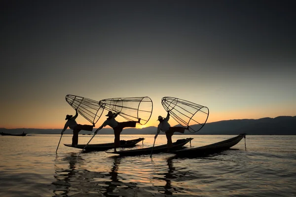 Rybáři z Inle Lake v Myanmaru — Stock fotografie