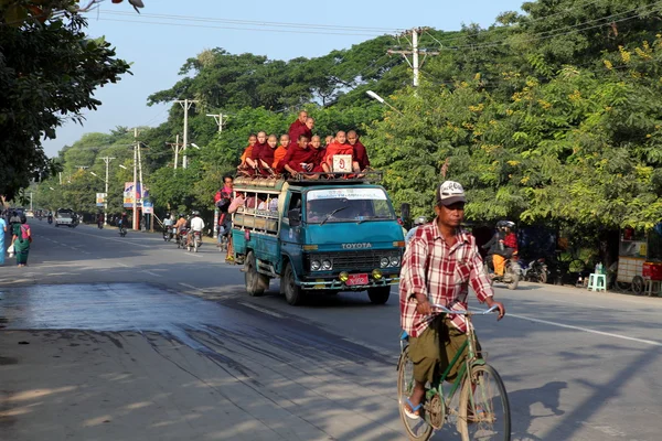 Traffic in Myanmar, 2015 December 12 — Stock Photo, Image