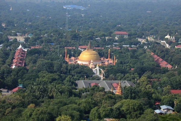 Boeddhistische tempel van Mandalay in Myanmar — Stockfoto