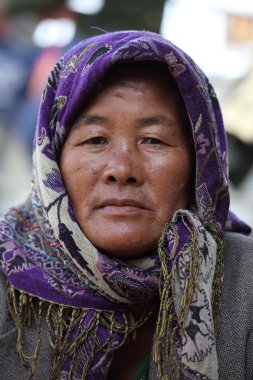 Yaşlı kadın Myanmar