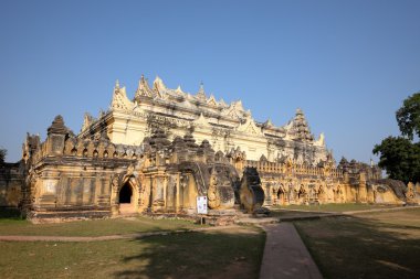Ava Myanmar Budist tapınakları