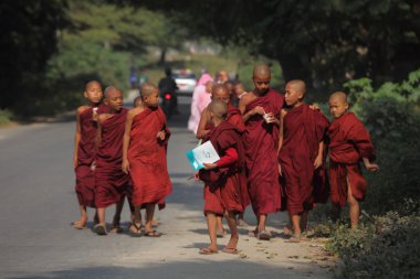Myanmar, genç rahipler 2015 13 Aralık