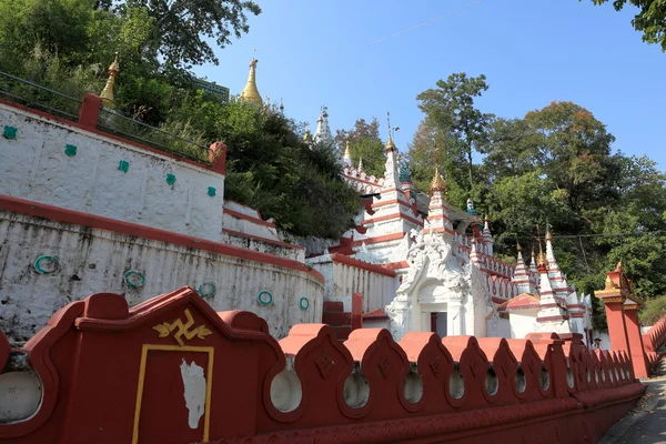 Tempio buddista di Mandalay in Myanmar — Foto Stock