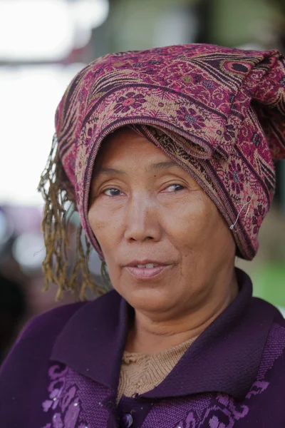 Yaşlı kadın Myanmar — Stok fotoğraf