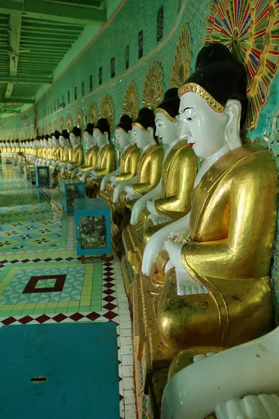 Heliga Buddha statyer av Myanmar — Stockfoto