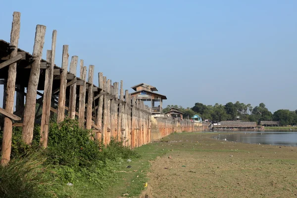 De U Bein brug bij Mandalay in Myanmar — Stockfoto