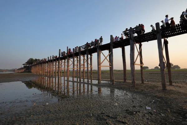 The U Bein Bridge in Myanmar — Stock Photo, Image