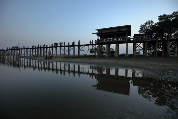 De U Bein brug in Myanmar — Stockfoto