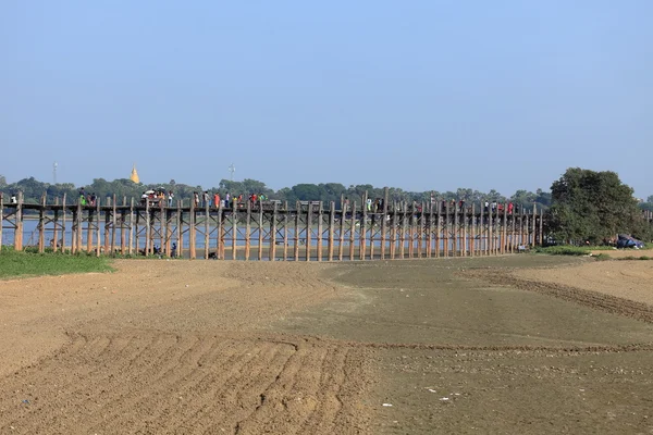 De U Bein brug bij Mandalay in Myanmar — Stockfoto