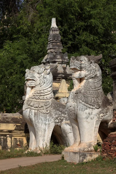 Świątynie buddyjskie Ava w Myanmar — Zdjęcie stockowe