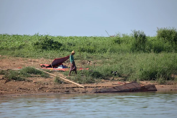 Rybaření na řece Irrawaddy v Myanmaru, 2015 prosinec 13 — Stock fotografie