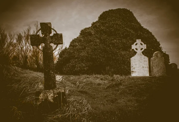 Ireland Celtic Cross Medieval Church Cemetery Old Spooky Cemetery Haunted — Stock Photo, Image