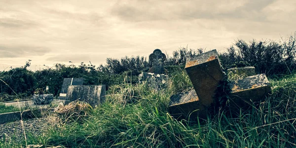 Ireland Celtic Cross Medieval Church Cemetery Old Spooky Cemetery Haunted — Stock Photo, Image