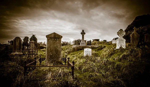 Ireland Celtic Cross Medieval Church Cemetery Old Spooky Cemetery Haunted — Stock Photo, Image