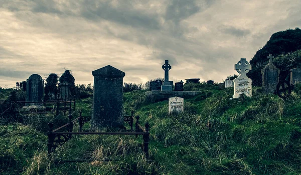 Irlanda Cruz Celta Cemitério Igreja Medieval Antigo Cemitério Assustador Cemitério — Fotografia de Stock