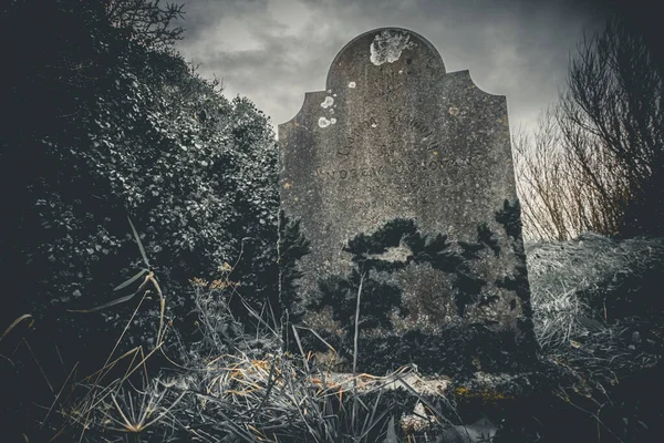 Ireland Celtic Cross Medieval Church Cemetery Old Spooky Cemetery Haunted — Stock Photo, Image