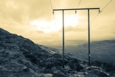 Yüksek voltaj direği, yüksek voltaj kulesi gökyüzü surnset arka plan