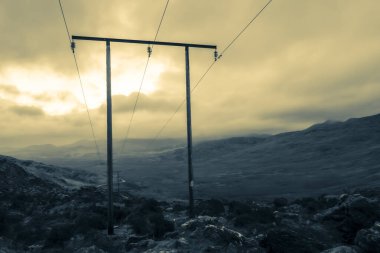 Yüksek voltaj direği, yüksek voltaj kulesi gökyüzü surnset arka plan