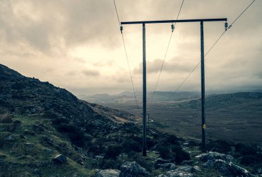 Yüksek voltaj direği, yüksek voltaj kulesi gökyüzü surnset arka plan