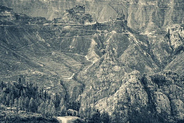 Vista de las montañas de Gran Canaria desde el pueblo de Artenara — Foto de Stock