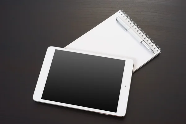 디지털 태블릿 및 컴퓨터 키보드 — 스톡 사진