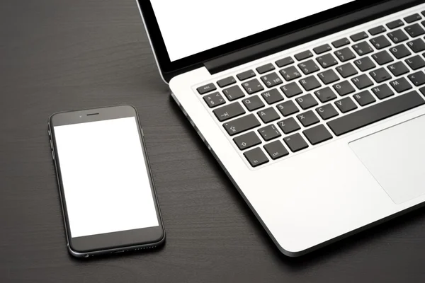 Smartphone i laptopa — Zdjęcie stockowe