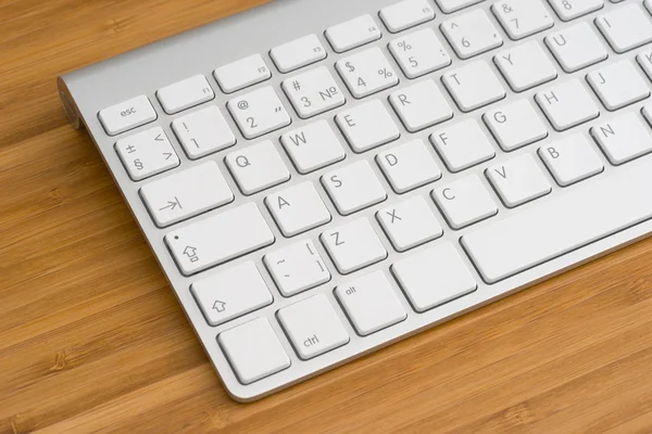 Die Tastatur auf dem Tisch — Stockfoto