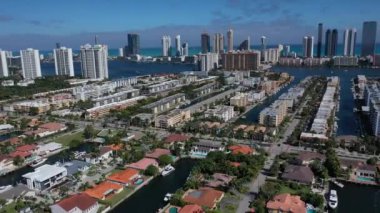 Bir şehir manzarası