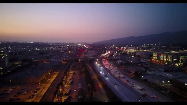 Una vista de una ciudad — Vídeo de stock