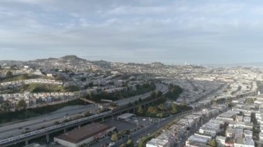 Bir şehir manzarası