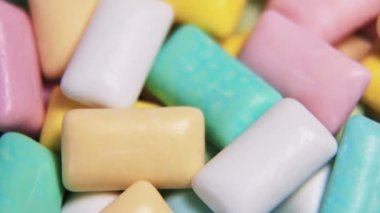 Plastik bir konteynırın yakın çekimi.