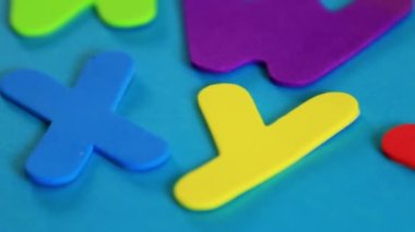 Renkli oyun harfleri 