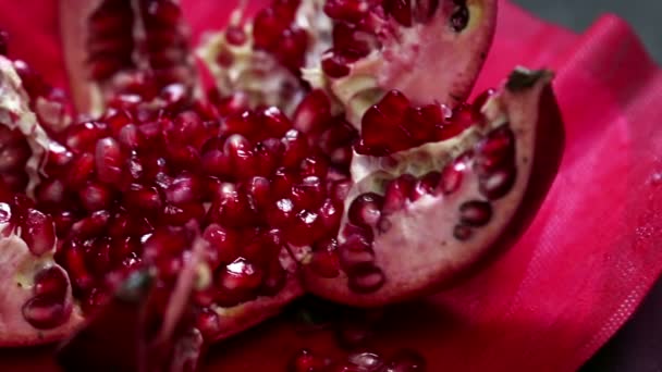 Un primer plano de un tazón de fruta — Vídeos de Stock